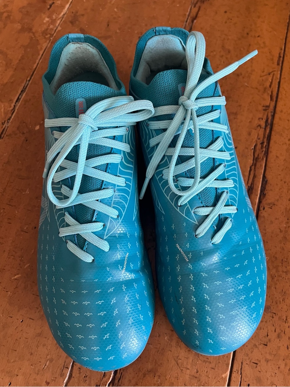 Women's IDA soccer cleats with upgraded insoles - Size 8